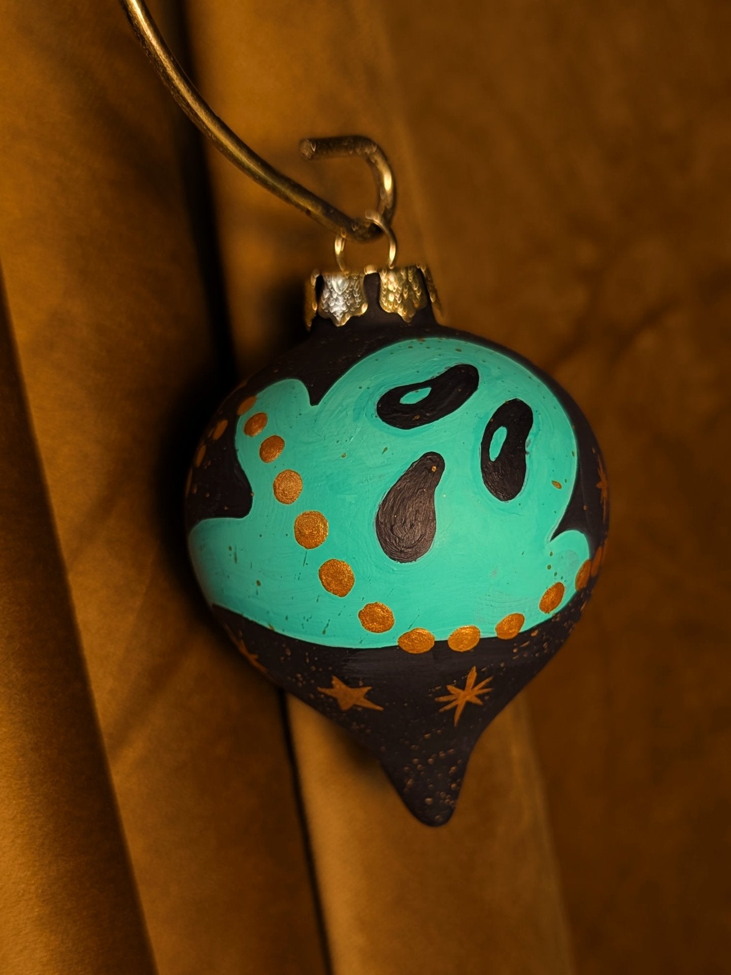 Green Garland Ghosts Ceramic Teardrop Ornament