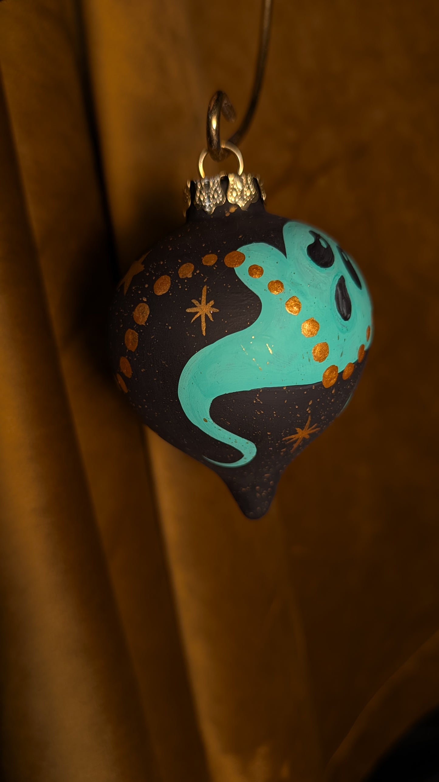 Green Garland Ghosts Ceramic Teardrop Ornament